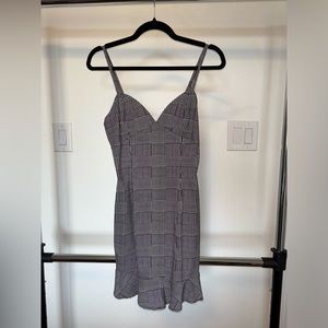 Very flattering Forever21 dress